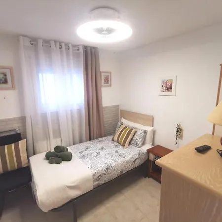 アパート Quaint Ground Floor With Pool Lb1 *