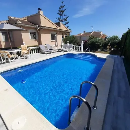 Quaint Ground Floor With Pool Lb1 Apartment *