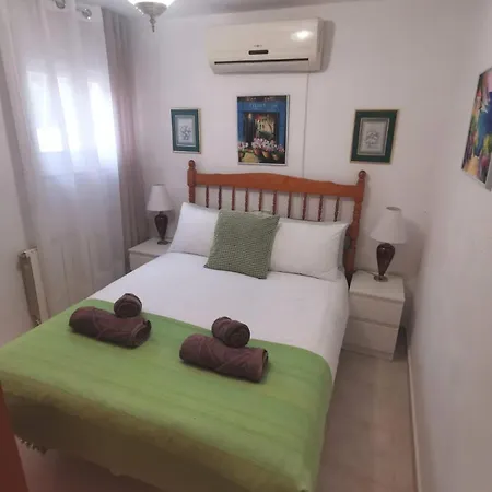 Quaint Ground Floor With Pool Lb1 Apartment